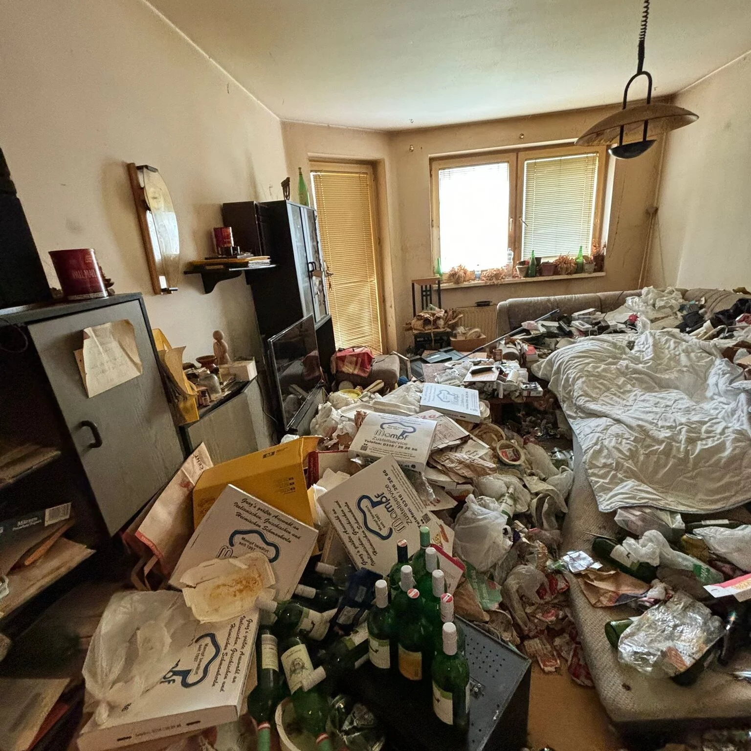 Ein weiteres Beispiel für einen Raum vor der Aufräumhilfe.